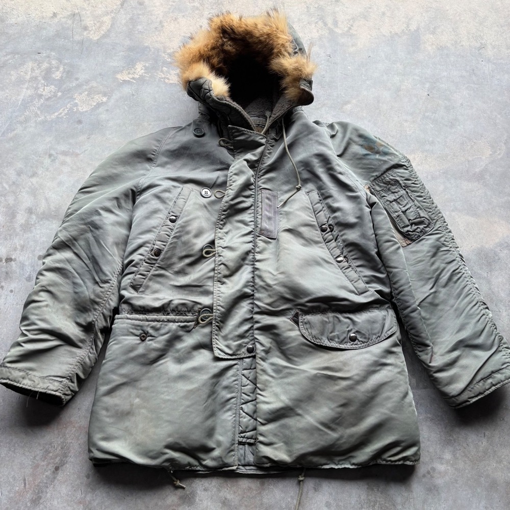 Vintage 1940s WWII Us Air Force N-38 flight jacket with fur hood Size S